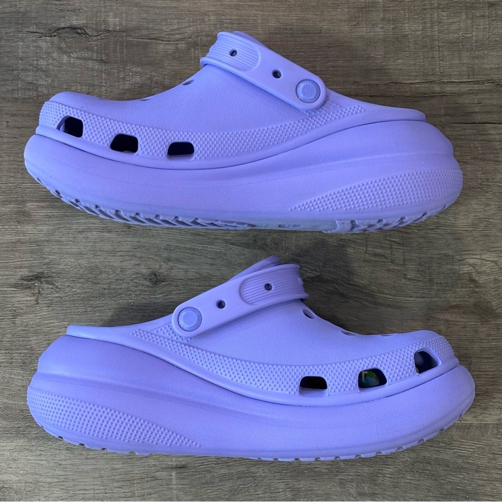 CROCS Classic Crush Clogs in “Moon Jelly” or “Lavender”, Wmns Sz 9 Mns Sz 7, GUC